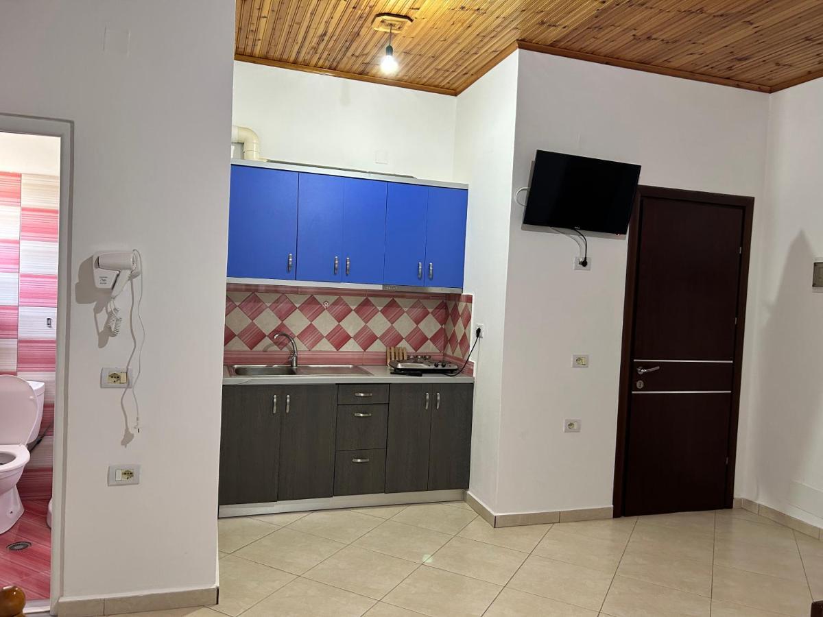 Guesthouse Dollomaja Ksamil Ngoại thất bức ảnh