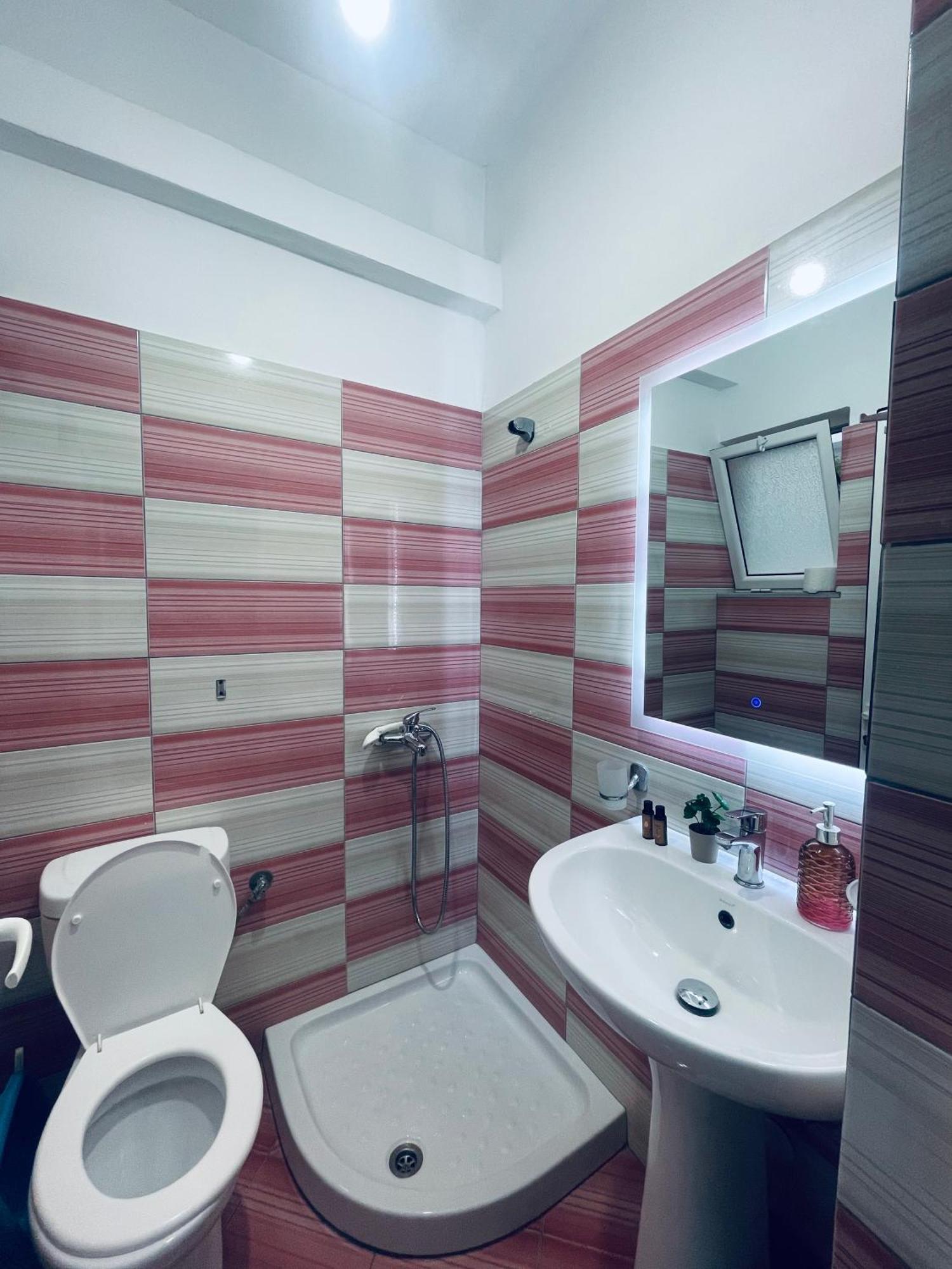 Guesthouse Dollomaja Ksamil Ngoại thất bức ảnh