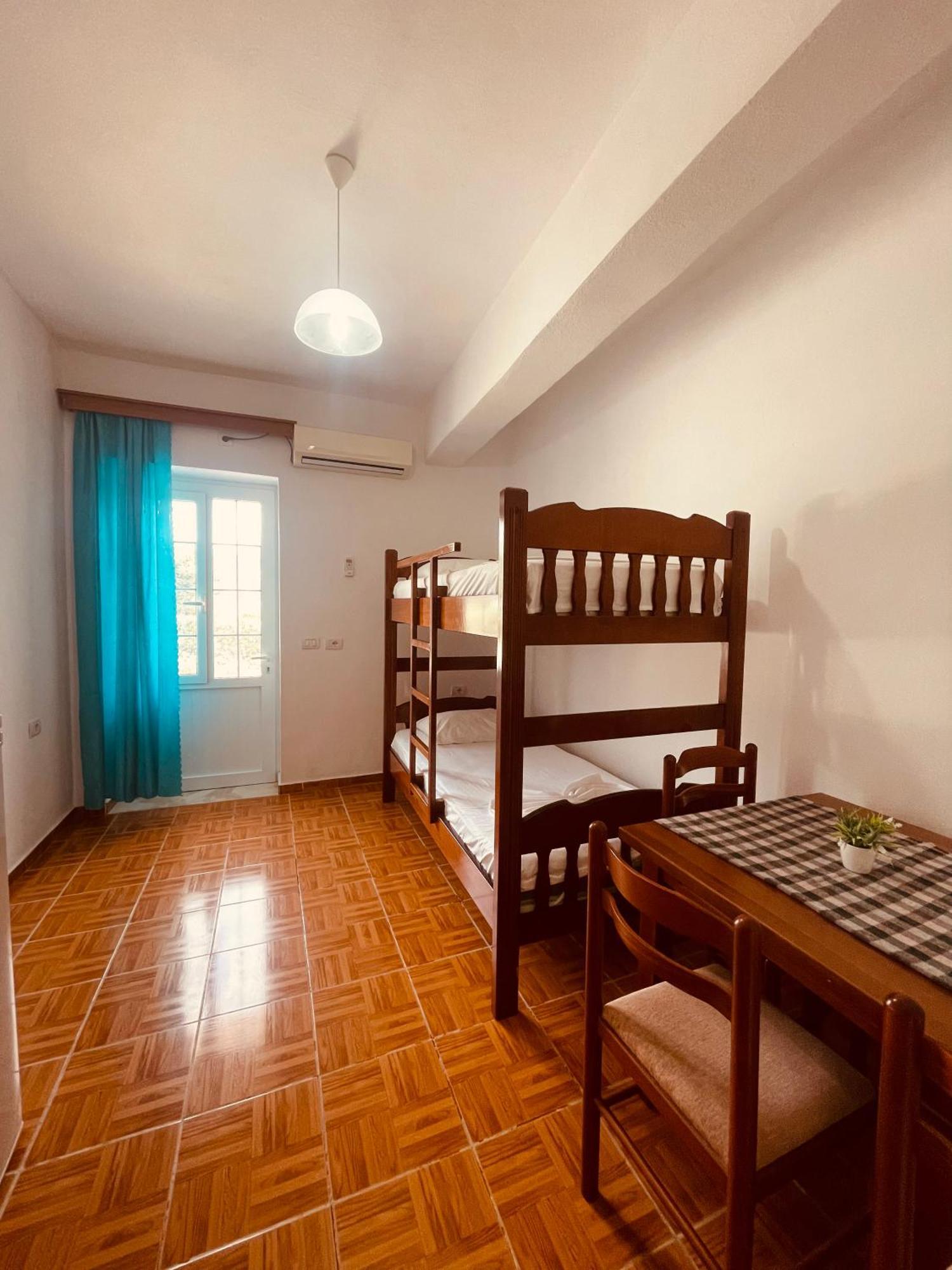 Guesthouse Dollomaja Ksamil Ngoại thất bức ảnh