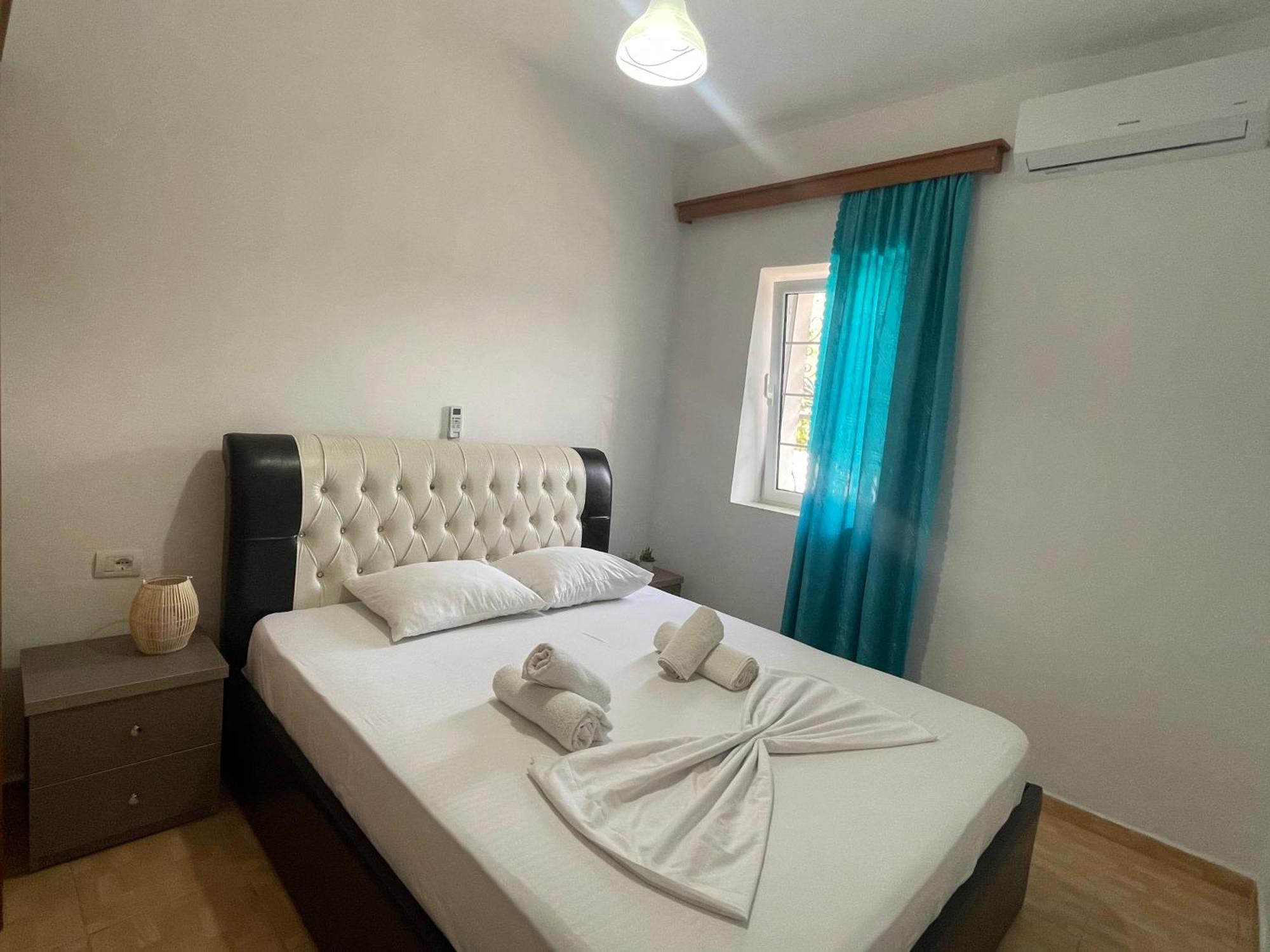 Guesthouse Dollomaja Ksamil Ngoại thất bức ảnh