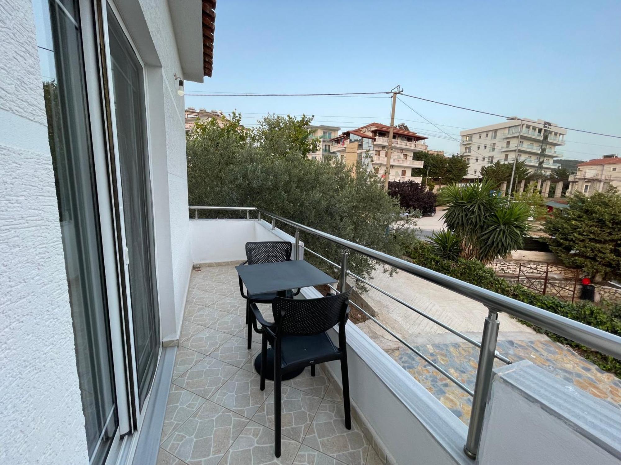 Guesthouse Dollomaja Ksamil Ngoại thất bức ảnh