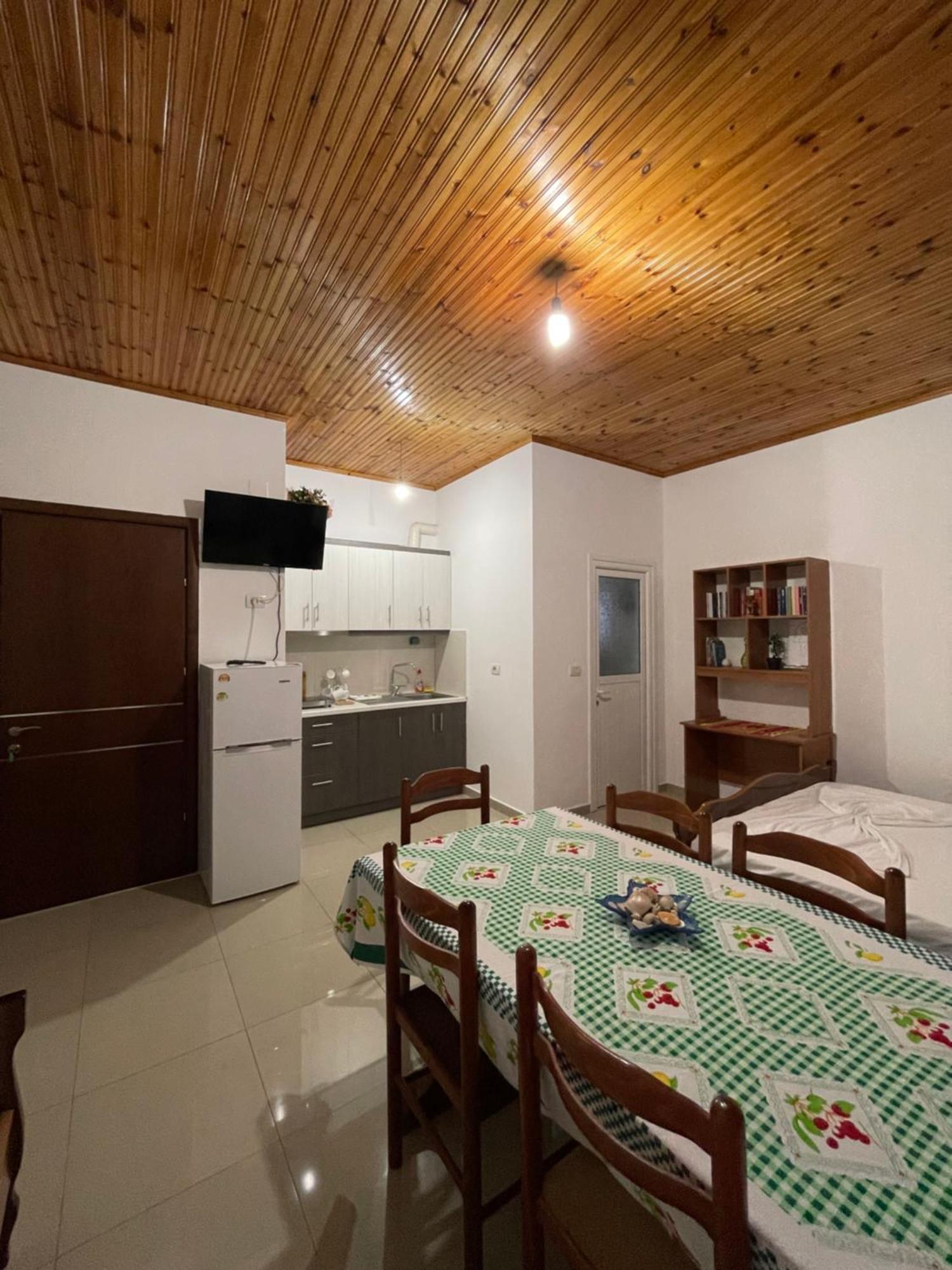 Guesthouse Dollomaja Ksamil Ngoại thất bức ảnh