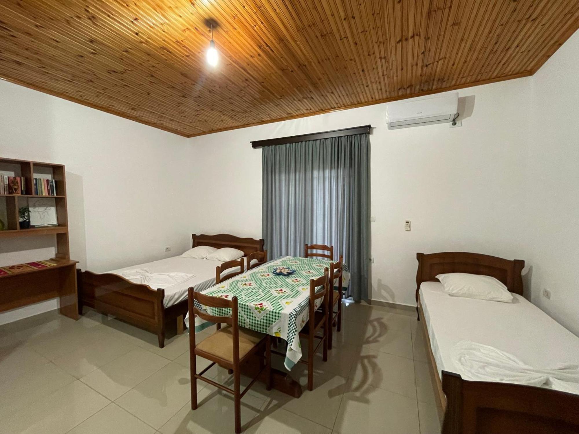 Guesthouse Dollomaja Ksamil Ngoại thất bức ảnh
