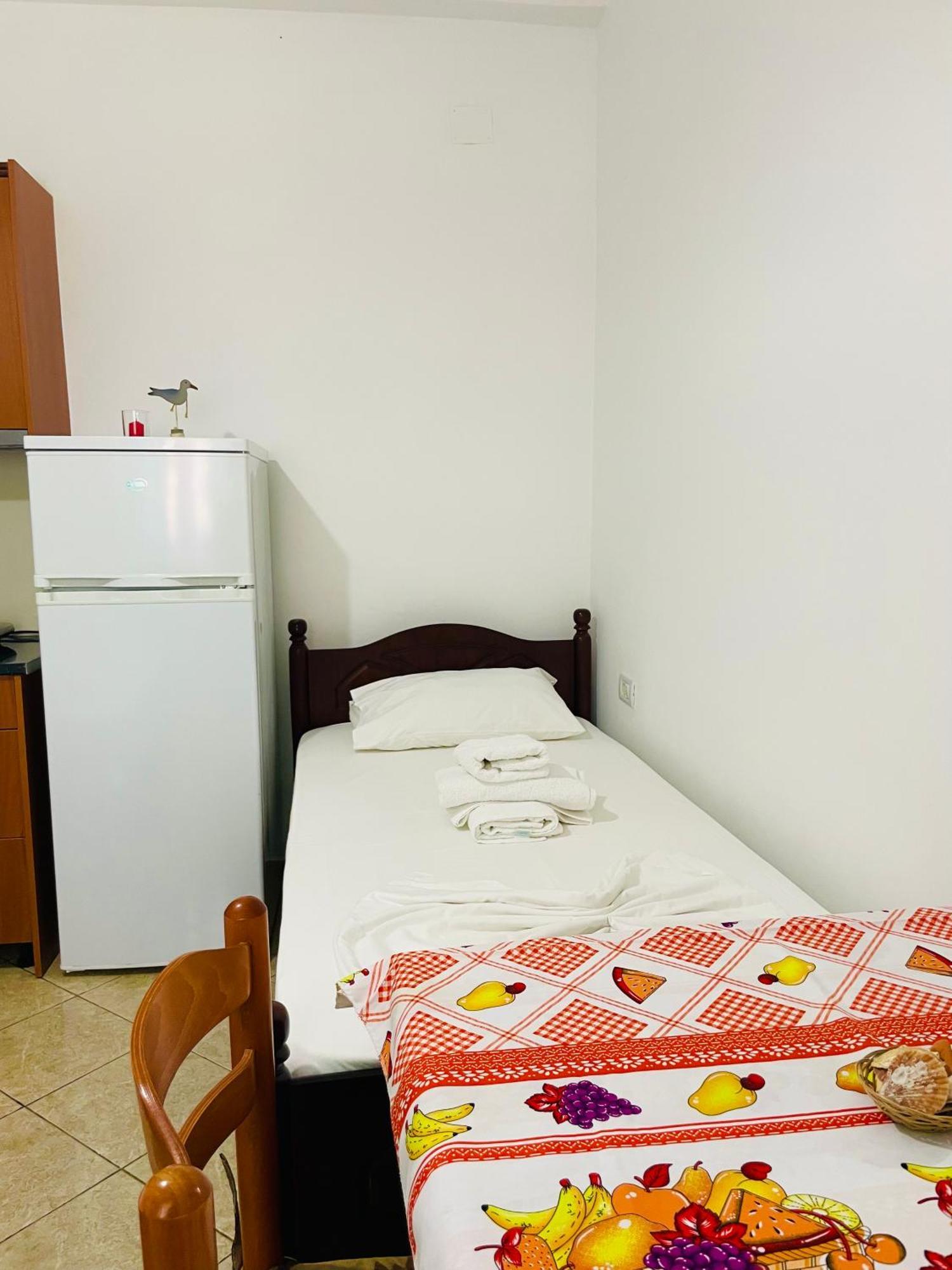 Guesthouse Dollomaja Ksamil Ngoại thất bức ảnh