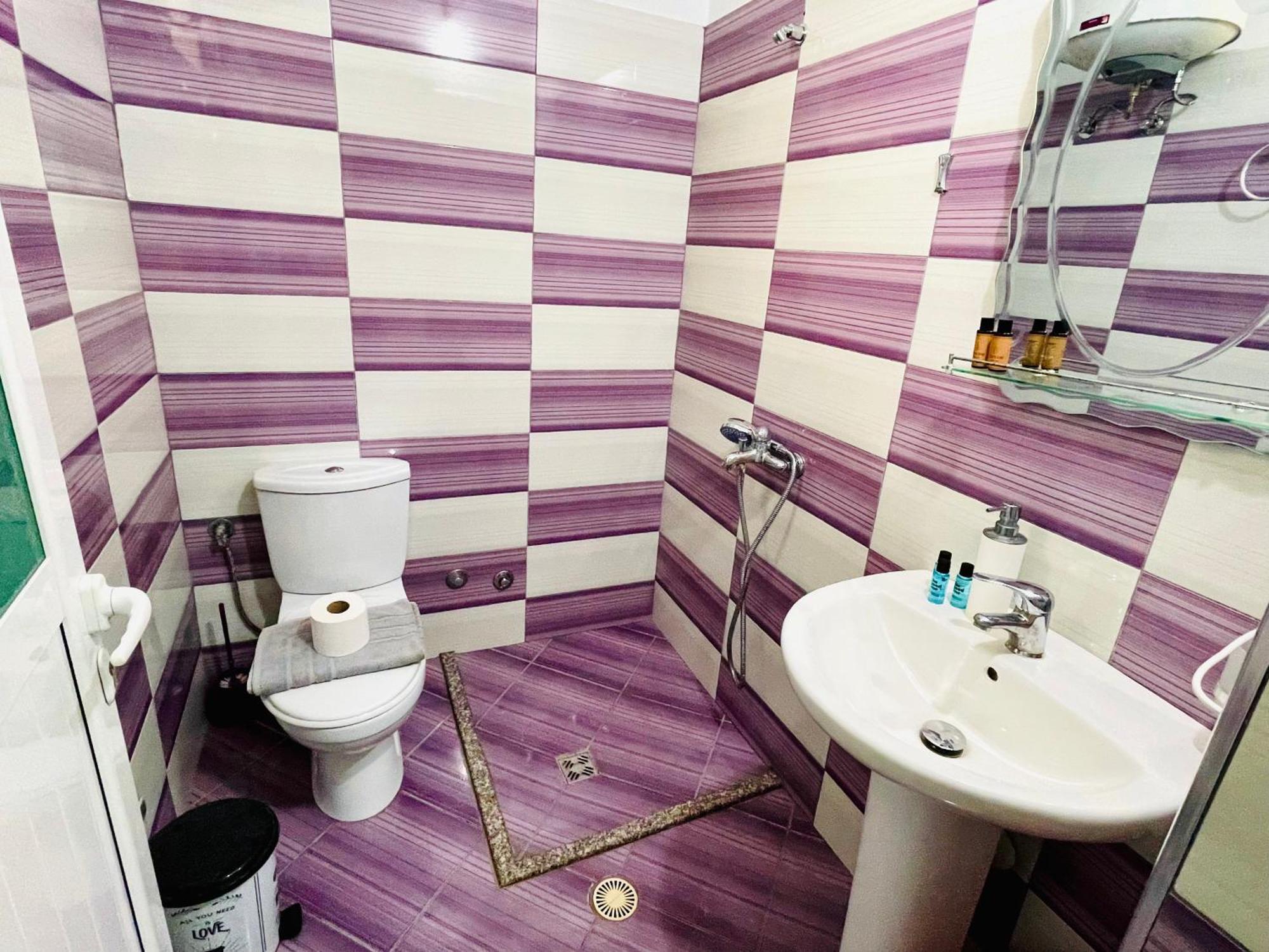 Guesthouse Dollomaja Ksamil Ngoại thất bức ảnh