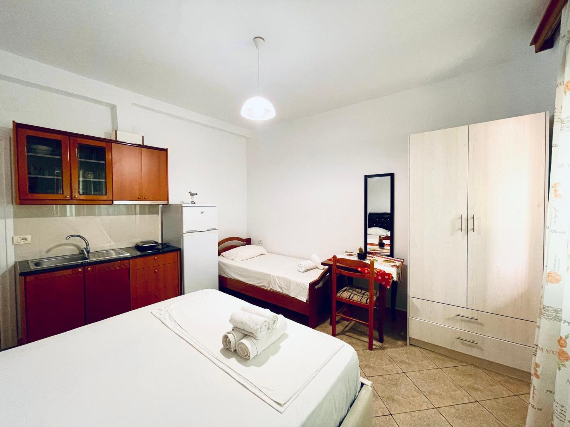 Guesthouse Dollomaja Ksamil Ngoại thất bức ảnh